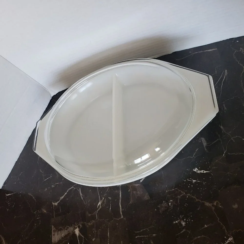 Pyrex Vintage 1960s Town and Country with lid Divided Casserole
